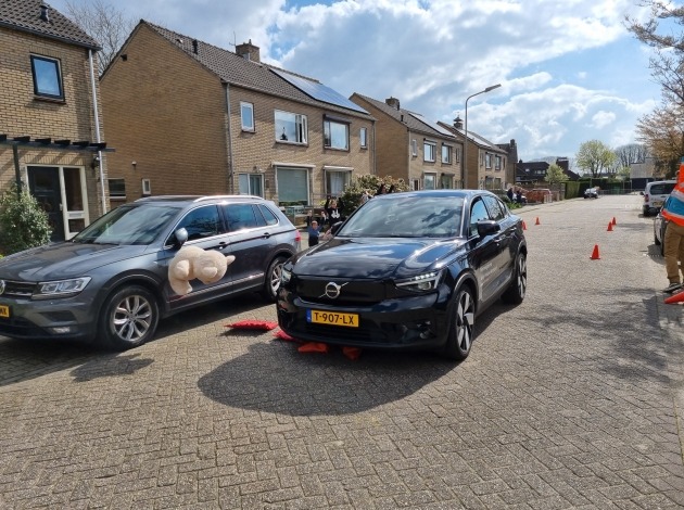 Knuffelbeer vliegt d