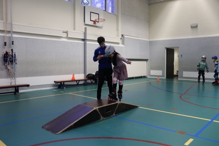 Leerling in actie bij skateclinic